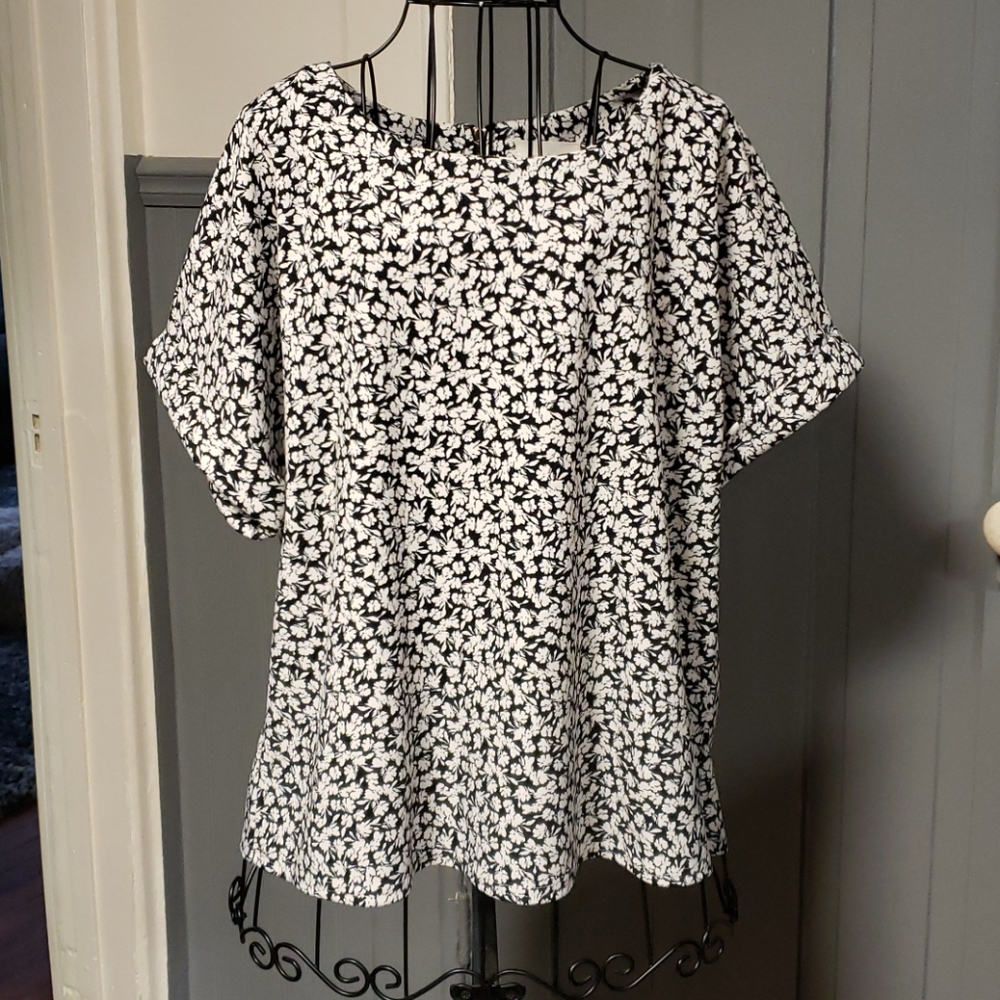 MELLODAY Black & White Floral Short Sleeve Blouse